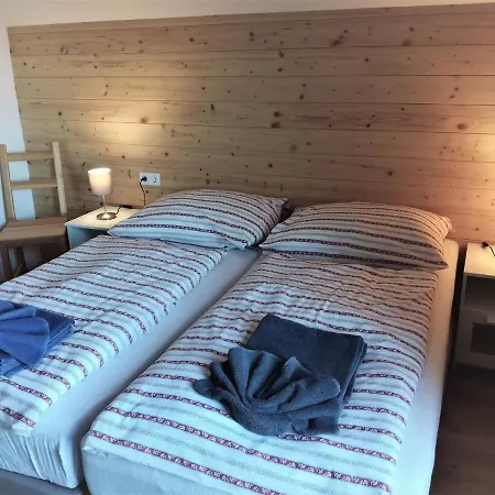 Chalet Quaint Chalet In Salzburg Near Ski Area *
