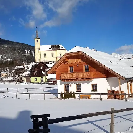 Chalet Quaint Chalet In Salzburg Near Ski Area *