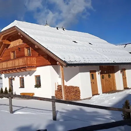 Chalet Quaint Chalet In Salzburg Near Ski Area *